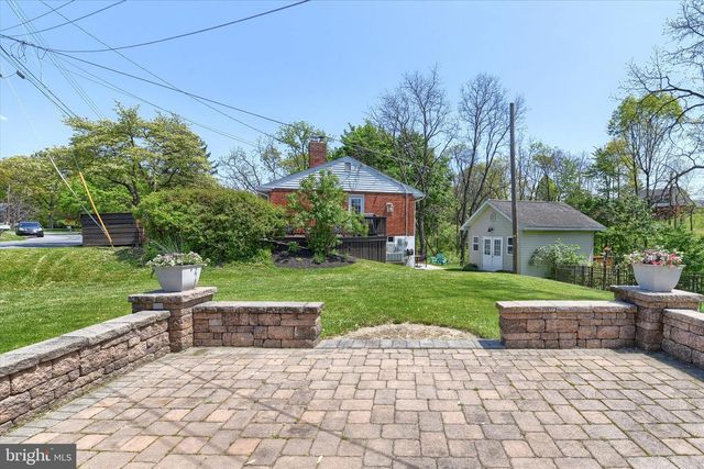 139 HOLLYWOOD DR, Harrisburg, PA 17109