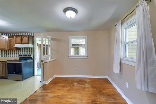 139 HOLLYWOOD DR, Harrisburg, PA 17109