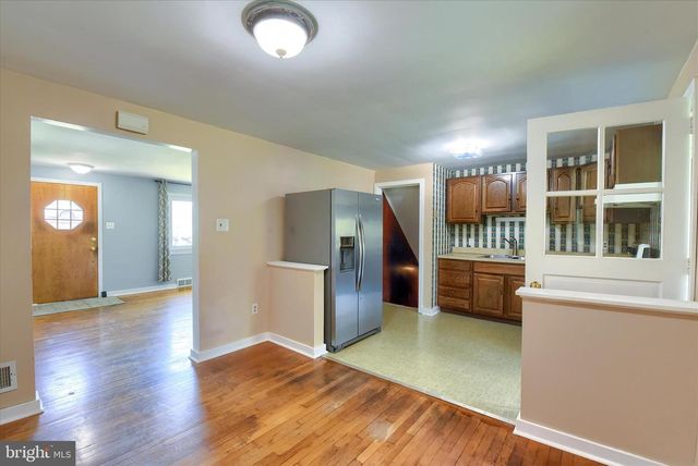 139 HOLLYWOOD DR, Harrisburg, PA 17109