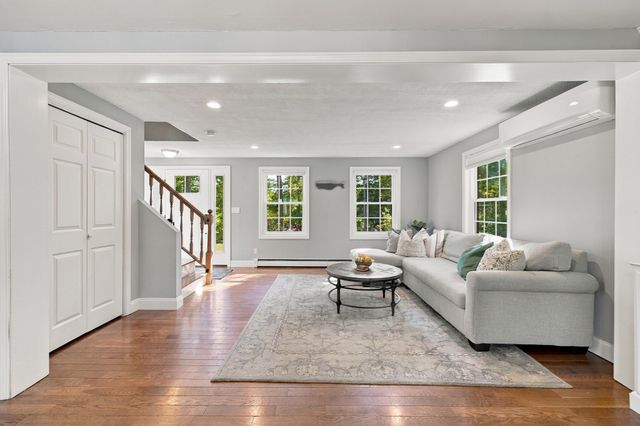 201 Parting Ways Rd, Kingston, MA 02364