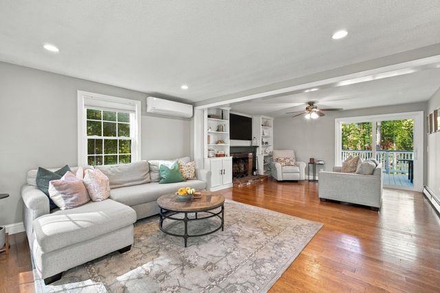 201 Parting Ways Rd, Kingston, MA 02364