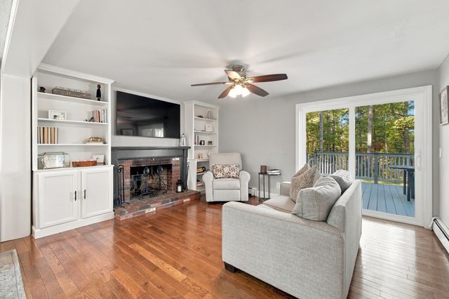 201 Parting Ways Rd, Kingston, MA 02364