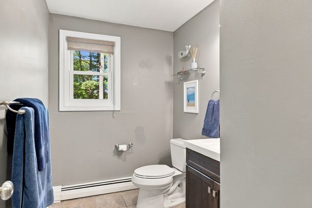 201 Parting Ways Rd, Kingston, MA 02364