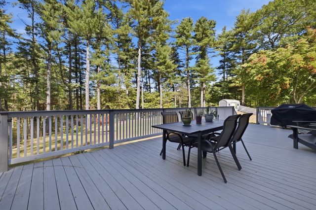 201 Parting Ways Rd, Kingston, MA 02364