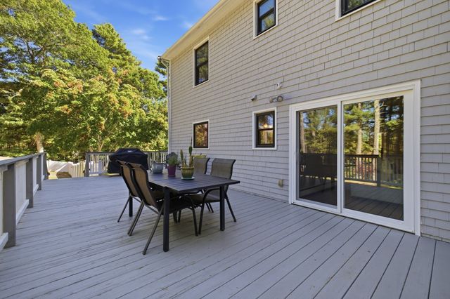 201 Parting Ways Rd, Kingston, MA 02364