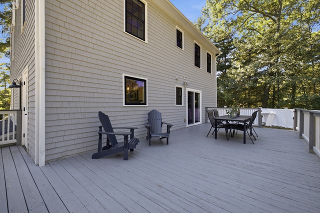 201 Parting Ways Rd, Kingston, MA 02364
