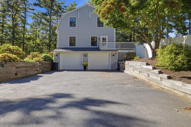 201 Parting Ways Rd, Kingston, MA 02364