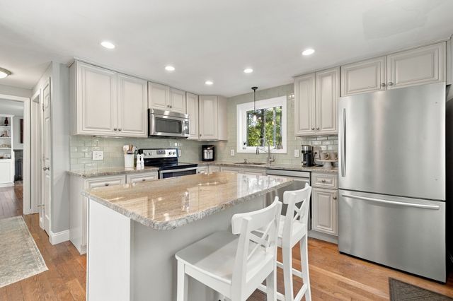 201 Parting Ways Rd, Kingston, MA 02364
