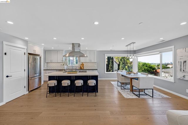 1424 Sunnyslope Ave, Belmont, CA 94002