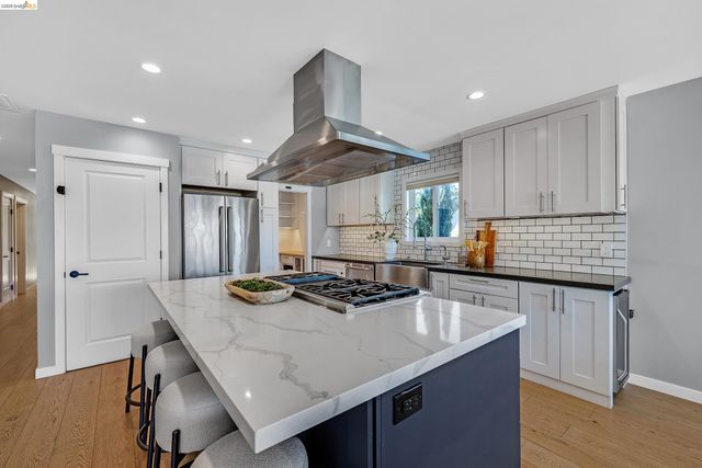 1424 Sunnyslope Ave, Belmont, CA 94002