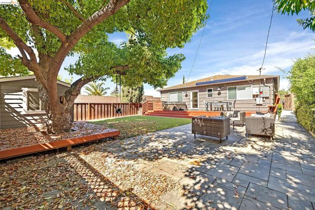 1424 Sunnyslope Ave, Belmont, CA 94002