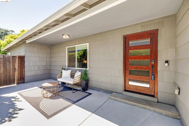 1424 Sunnyslope Ave, Belmont, CA 94002