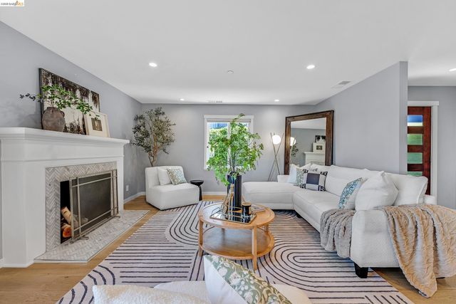 1424 Sunnyslope Ave, Belmont, CA 94002