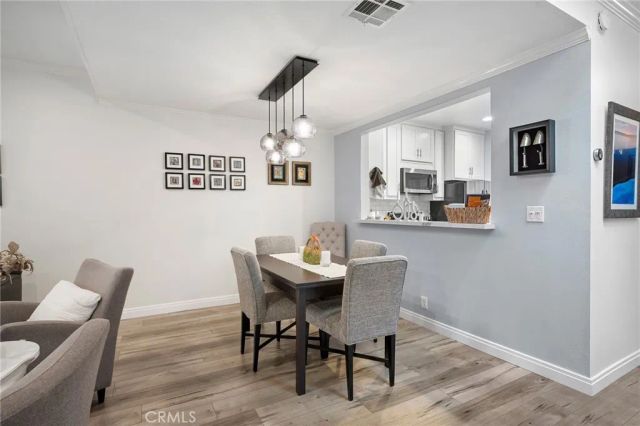 13041 Moorpark Street 2, Studio City, CA 91604