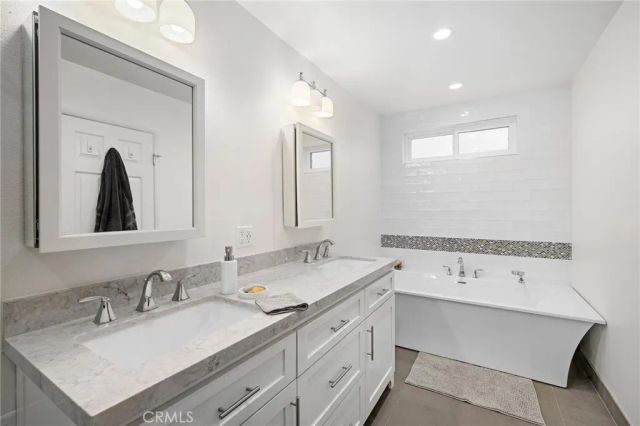 13041 Moorpark Street 2, Studio City, CA 91604