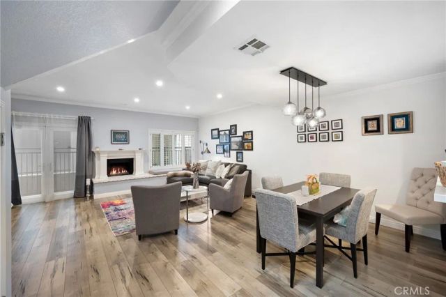 13041 Moorpark Street 2, Studio City, CA 91604