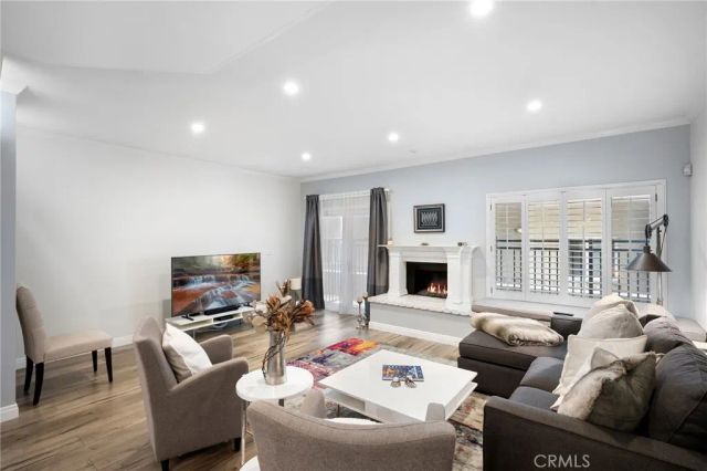 13041 Moorpark Street 2, Studio City, CA 91604