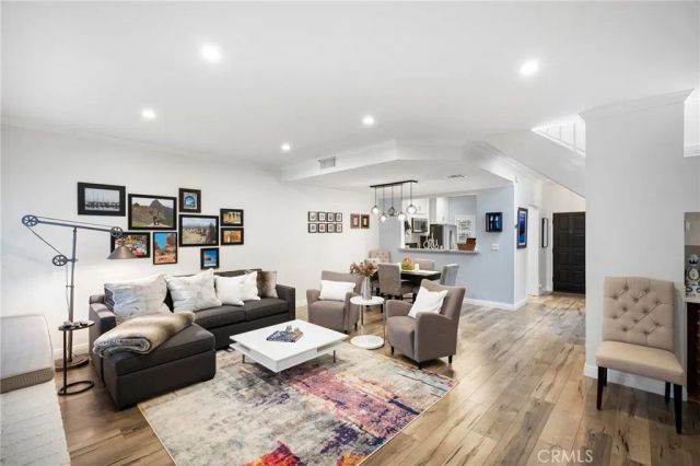 13041 Moorpark Street 2, Studio City, CA 91604