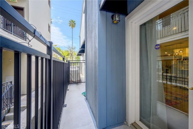 13041 Moorpark Street 2, Studio City, CA 91604