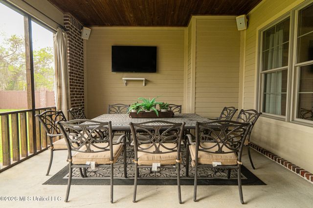 398 Goose Pointe Boulevard, Biloxi, MS 39531