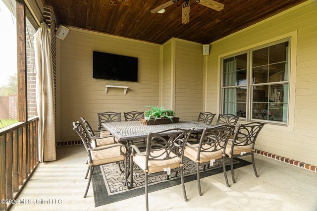 398 Goose Pointe Boulevard, Biloxi, MS 39531