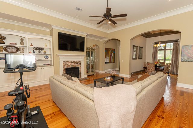 398 Goose Pointe Boulevard, Biloxi, MS 39531