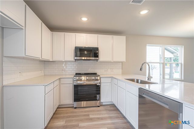 304 West Martindale St, Seguin, TX 78155