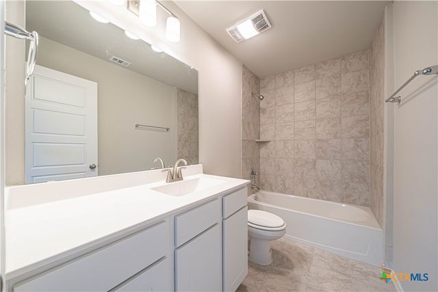 304 West Martindale St, Seguin, TX 78155
