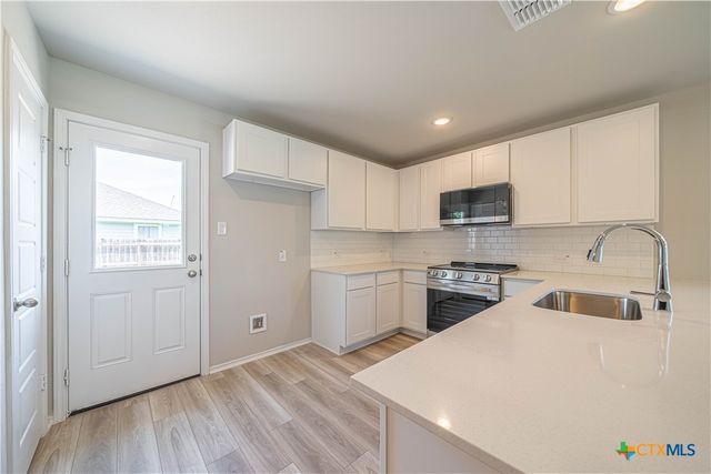 304 West Martindale St, Seguin, TX 78155