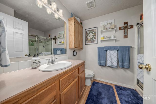 242 N Moraine Ave, Eagle, ID 83616