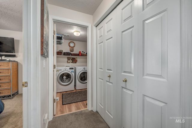 242 N Moraine Ave, Eagle, ID 83616
