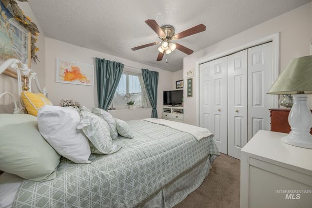 242 N Moraine Ave, Eagle, ID 83616