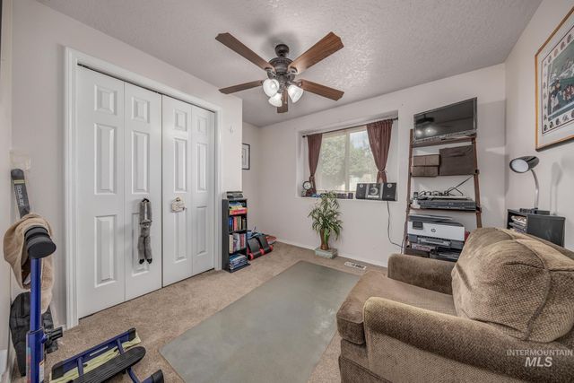 242 N Moraine Ave, Eagle, ID 83616