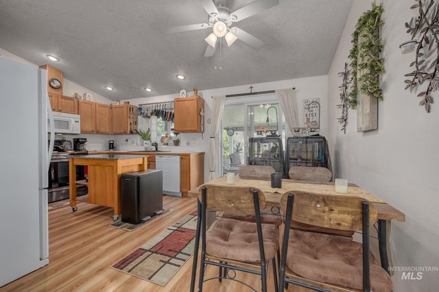 242 N Moraine Ave, Eagle, ID 83616