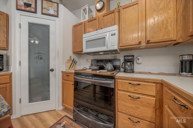 242 N Moraine Ave, Eagle, ID 83616
