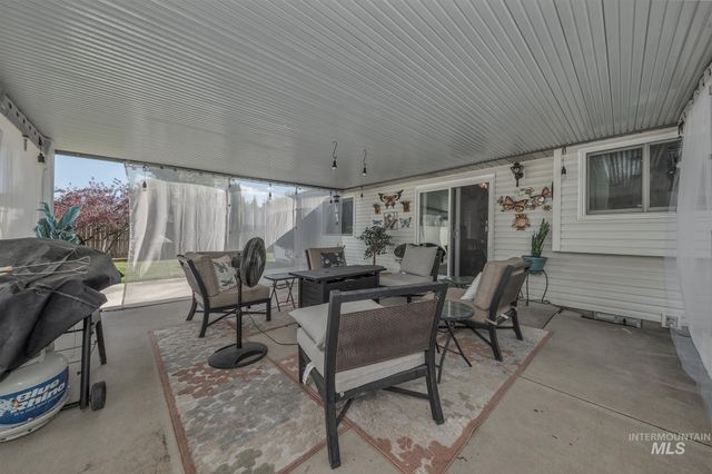 242 N Moraine Ave, Eagle, ID 83616