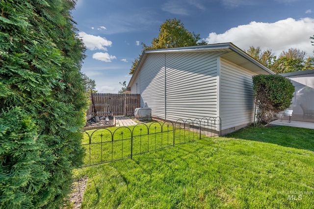 242 N Moraine Ave, Eagle, ID 83616