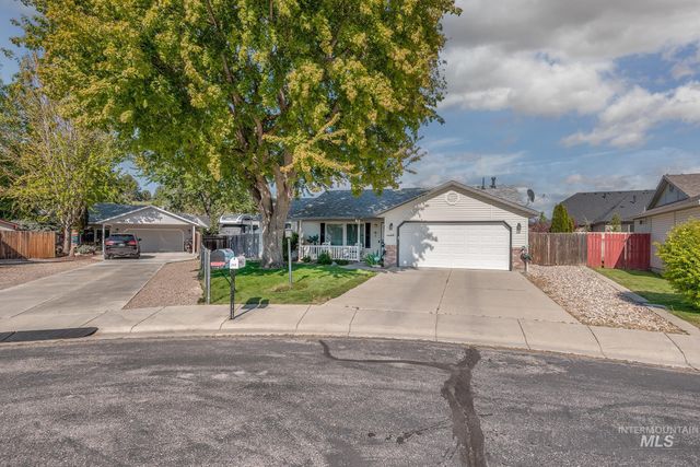 242 N Moraine Ave, Eagle, ID 83616