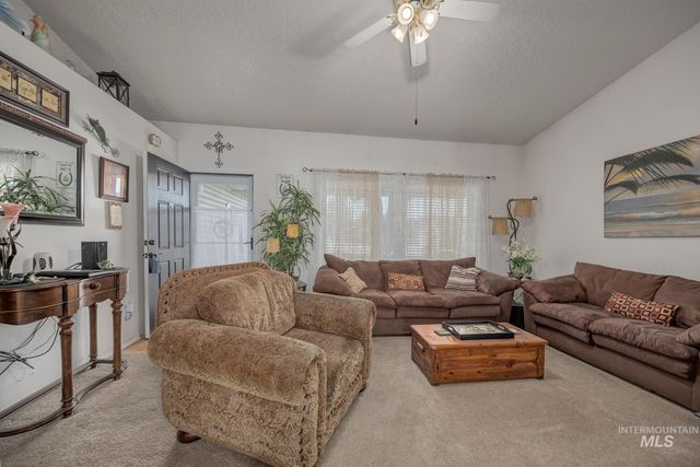 242 N Moraine Ave, Eagle, ID 83616