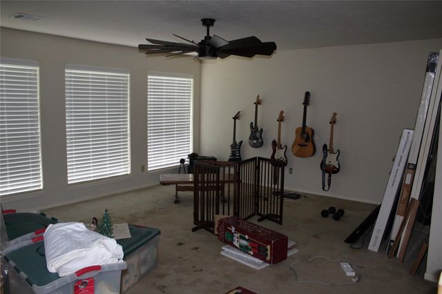 1704 Falcon Ridge Boulevard, Friendswood, TX 77546
