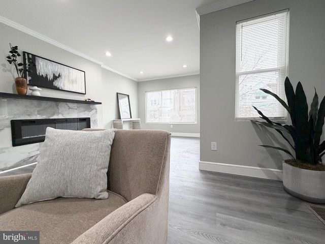 1813 ROSELYN ST, Philadelphia, PA 19141