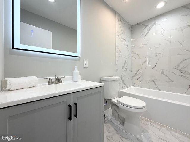 1813 ROSELYN ST, Philadelphia, PA 19141