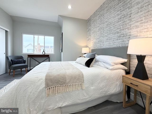 1813 ROSELYN ST, Philadelphia, PA 19141