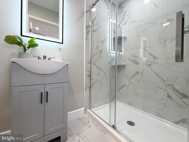 1813 ROSELYN ST, Philadelphia, PA 19141