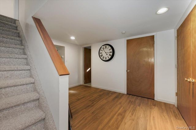 10 Darnley Place, Huntington Station, NY 11746