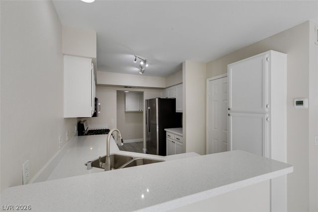 2810 Briar Knoll Drive, Henderson, NV 89074