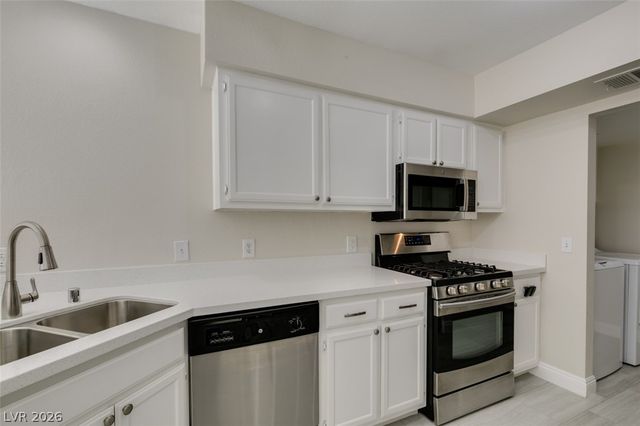 2810 Briar Knoll Drive, Henderson, NV 89074