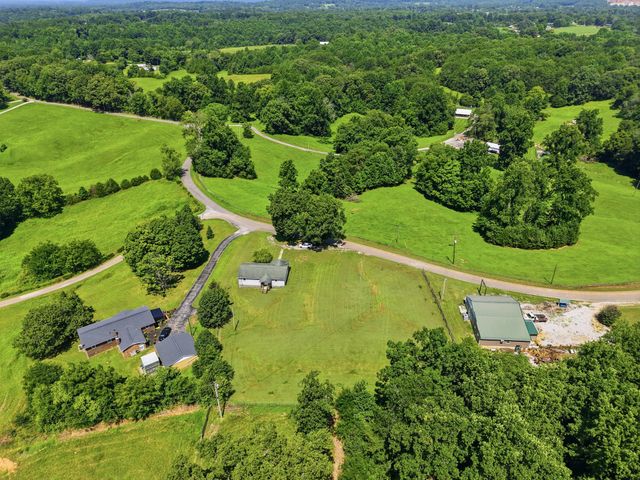 575 Simmons Cemetery Rd, Quebeck, TN 38579