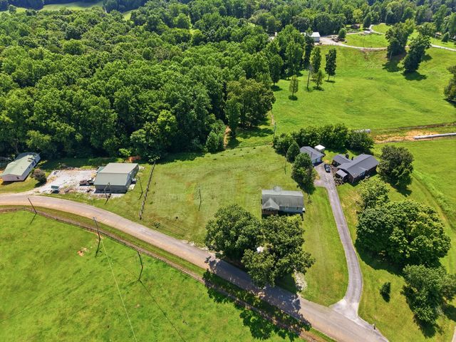 575 Simmons Cemetery Rd, Quebeck, TN 38579