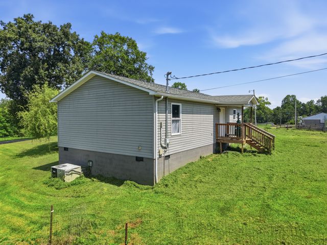 575 Simmons Cemetery Rd, Quebeck, TN 38579